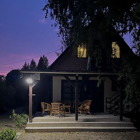 Aranypart Vendeghaz - Tiszakecske Villa Exterior photo